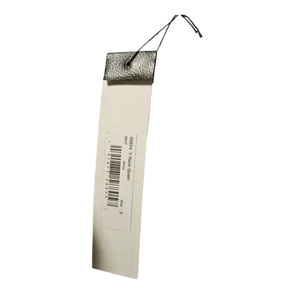 Mac Duggal Gown Size 8 White V-Neck - Picture 6 of 10